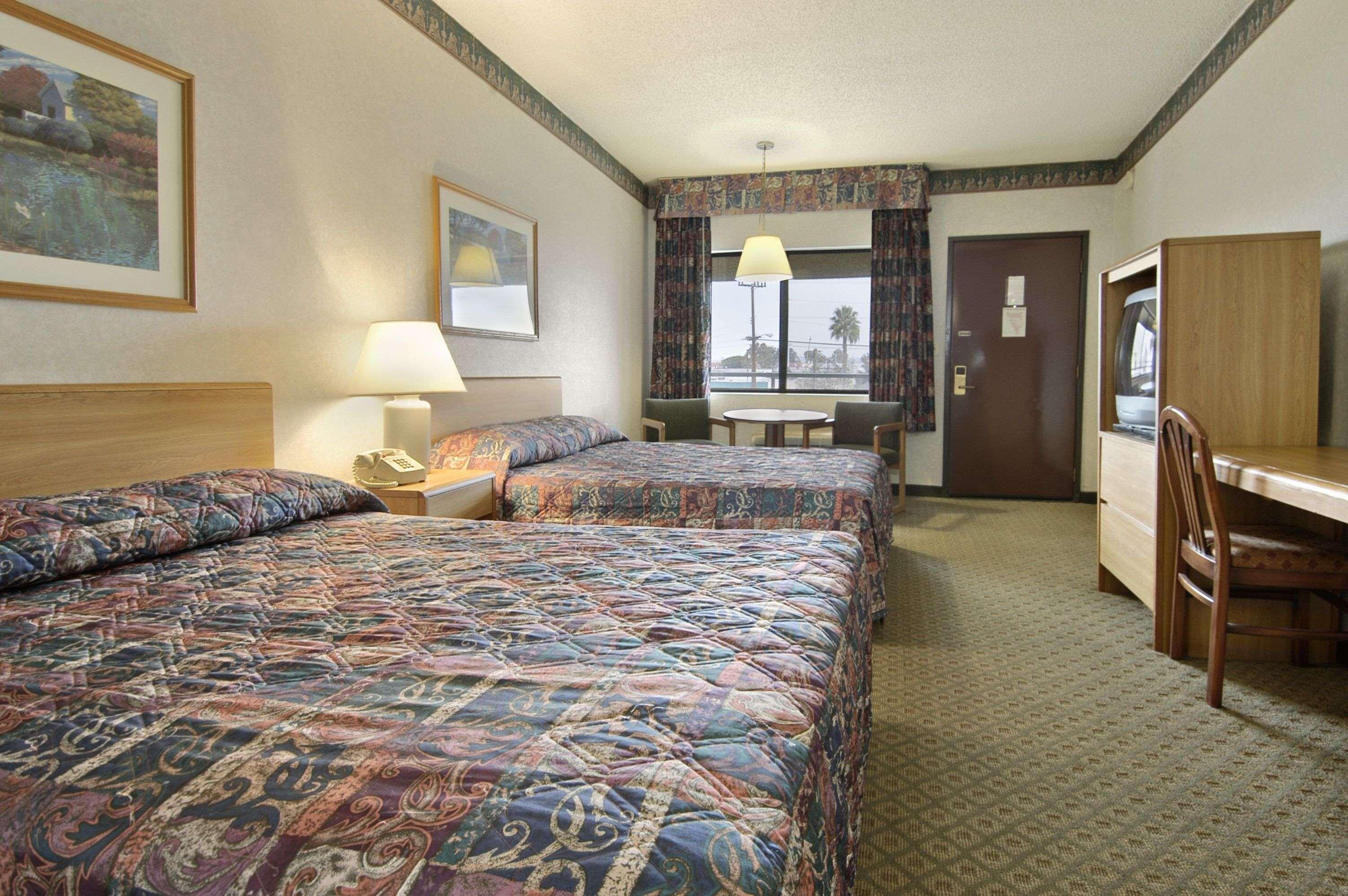 Travelodge By Wyndham Commerce Los Angeles Area Rom bilde