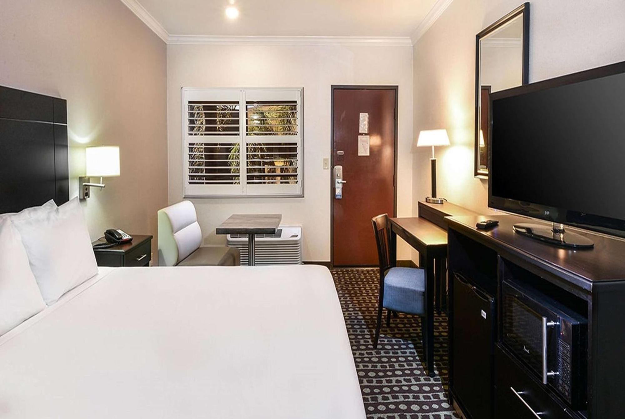 Travelodge By Wyndham Commerce Los Angeles Area Eksteriør bilde