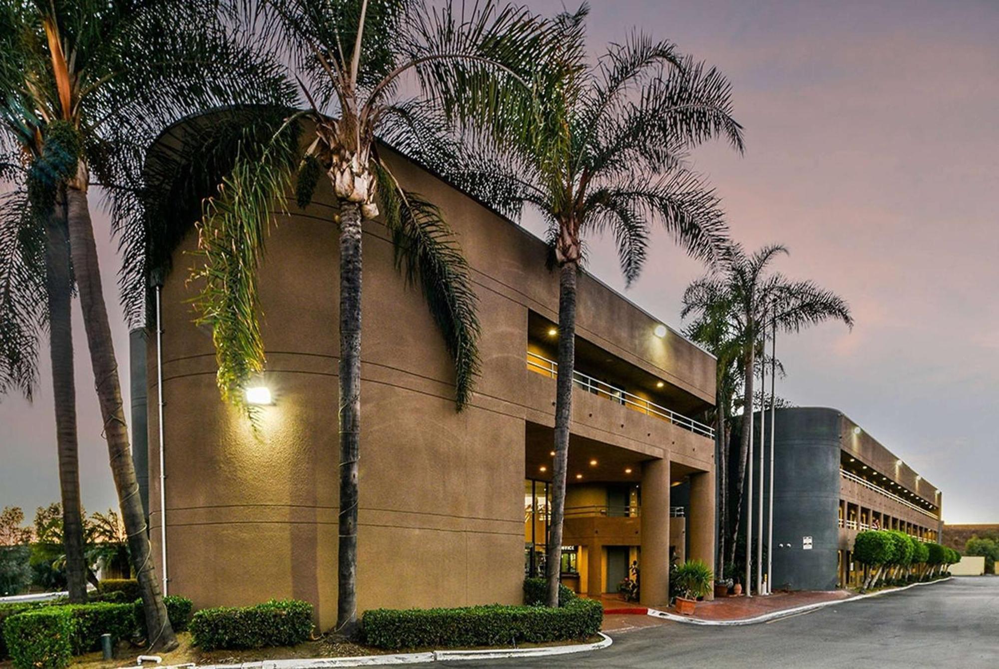 Travelodge By Wyndham Commerce Los Angeles Area Eksteriør bilde